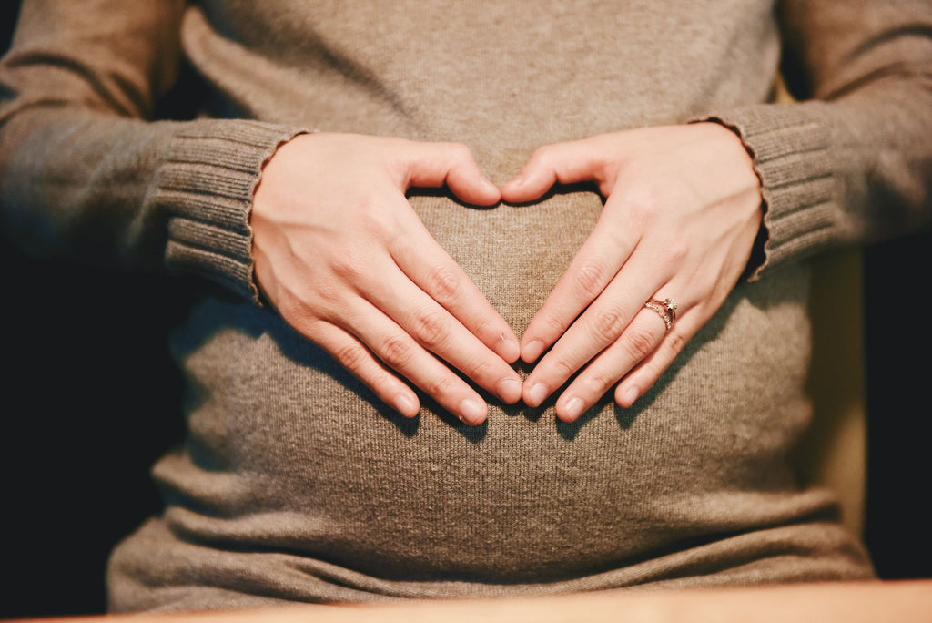 Vêtements de grossesse pas cher : conseils et astuces pour bien les choisir